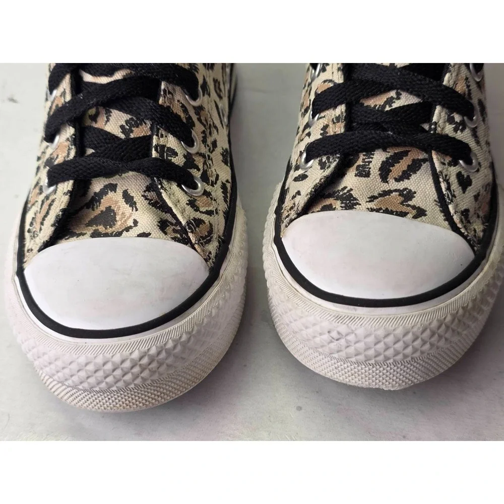 Converse Chuck Taylor Junior Sneakers Size 2 Leopard Print Canvas High Top Shoes